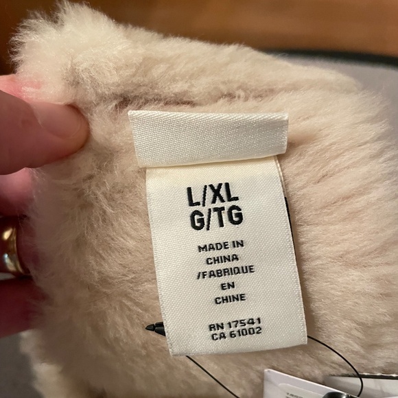 UGG Genuine Suede Shearling Reversible Headband - Picture 7 of 7